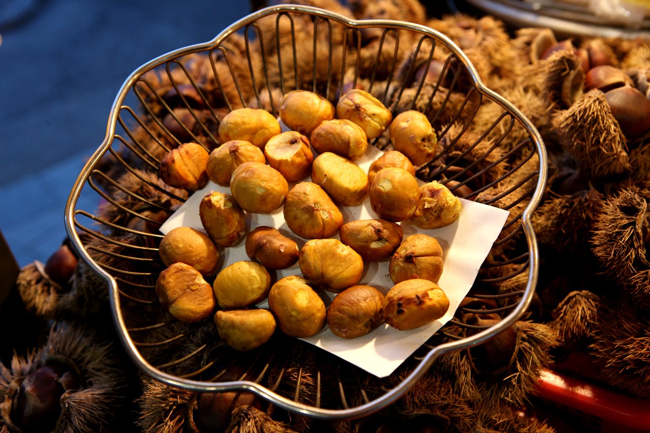 Roasted-Chestnuts-Gunbam-one-point-blogs